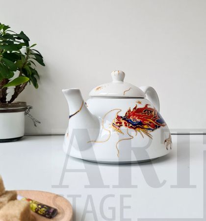  Hand painted ceramic teapot - Dragon