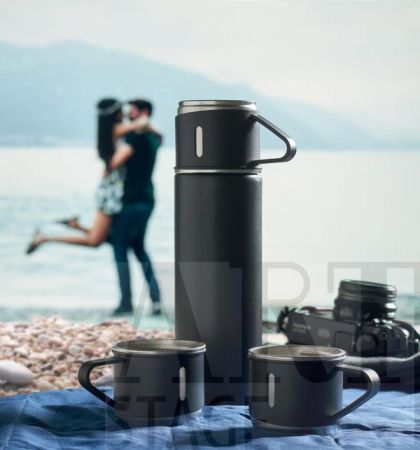 Set of flask with 2 cups