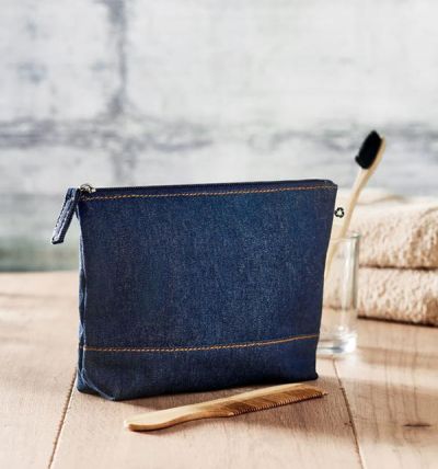 Cosmetic pouch with zipper 