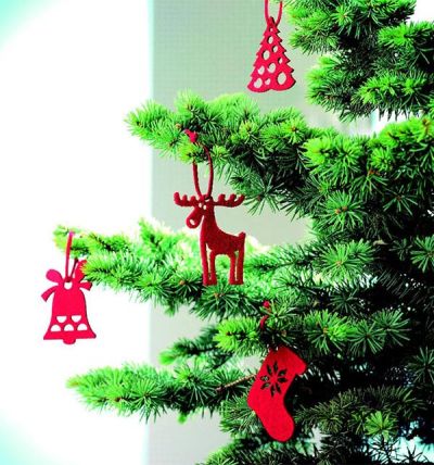 Set of 6 red felt tree hangers